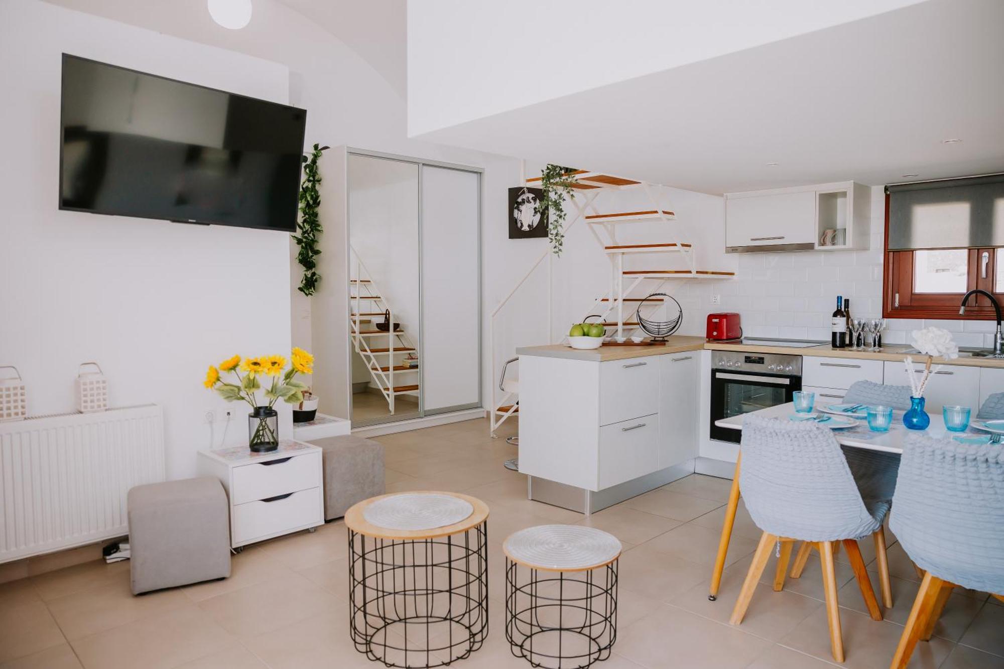 Sun Stories Suites Vothon Екстер'єр фото